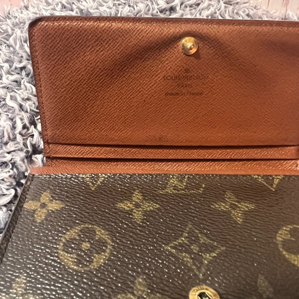Vintage LV Snap Wallet - Picture 3 of 14